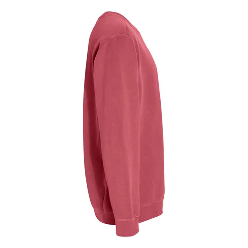 /public/media/1566-crimson-sleeveright.webp